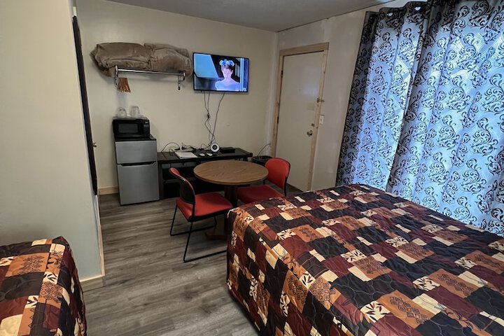Room 16 of 34