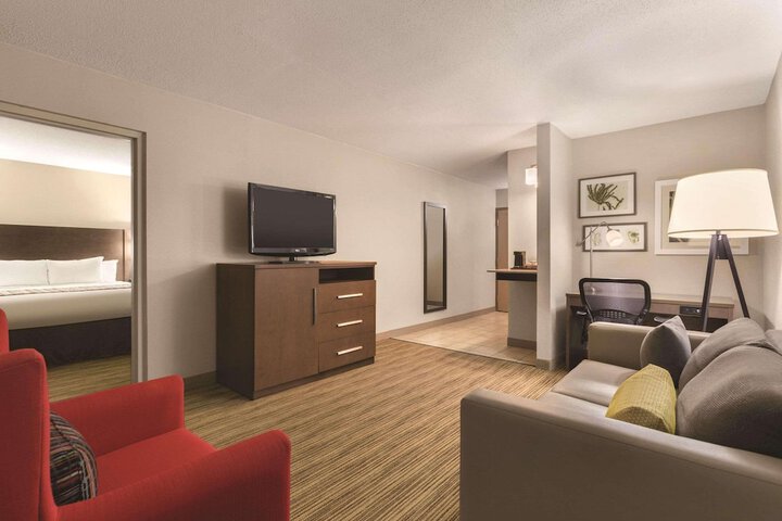 Room 9 of 27