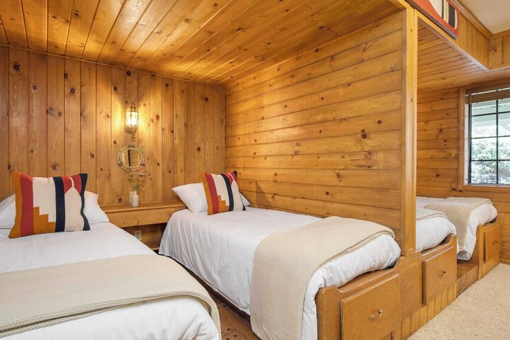 Pollock by Avantstay Stunning Views w / Movie Room Game Room & Large Balcony