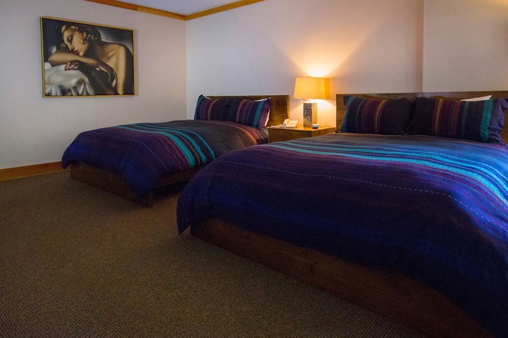 Room 17 of 37