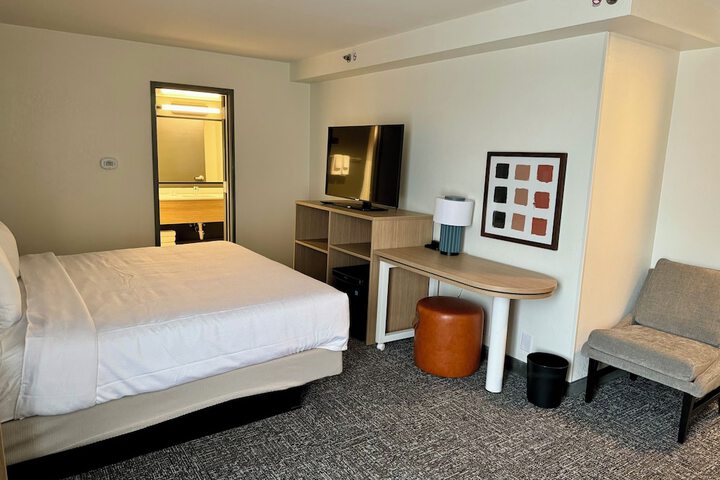 Room 9 of 13