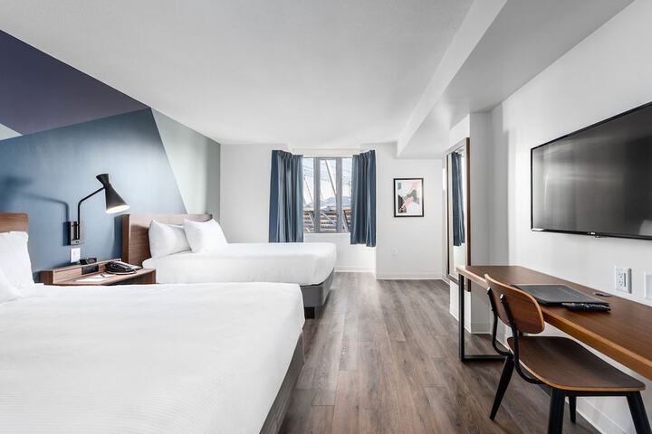 Room 28 of 51