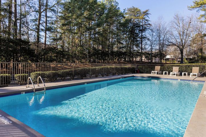 Lake Norman Inn and Suites