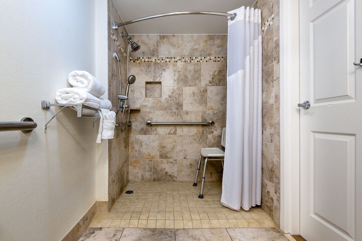 Room 15 of 28