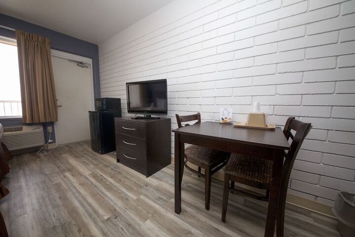Room 16 of 33