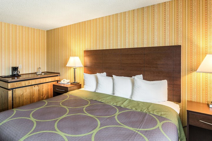 Room 21 of 25