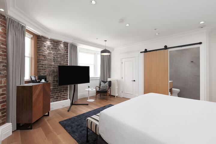 Room 90 of 119