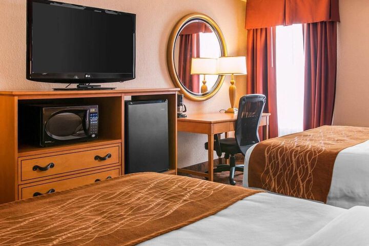 Comfort Inn & Suites and Conference Center