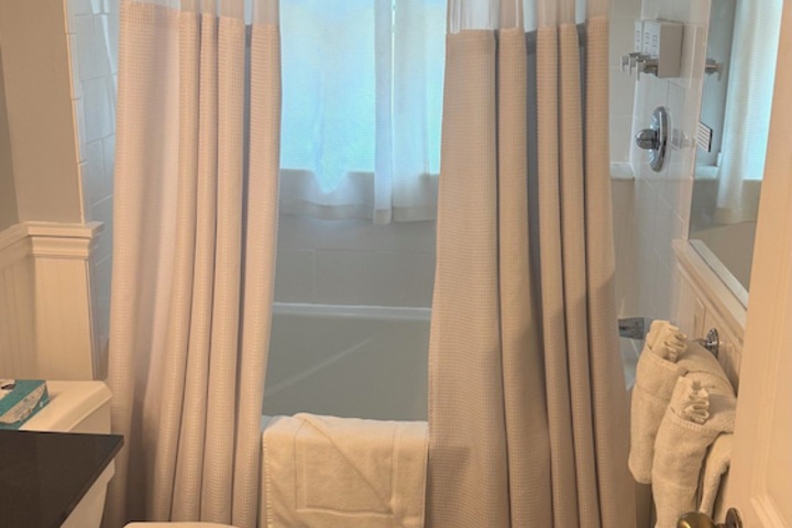 Crowne Pointe Historic Inn & Spa - Adults Only