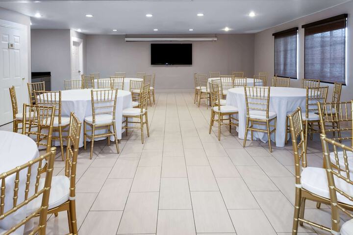 Ballroom/Hall 42 of 46