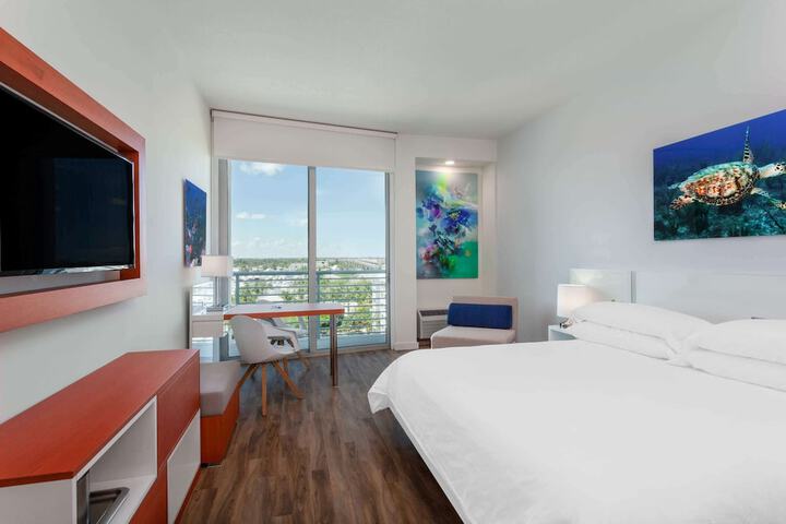 Room 8 of 43