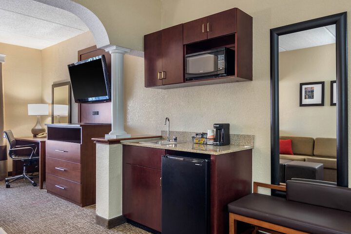 Room 34 of 47