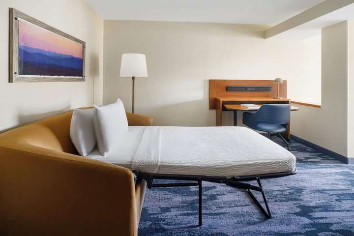 Room 15 of 36