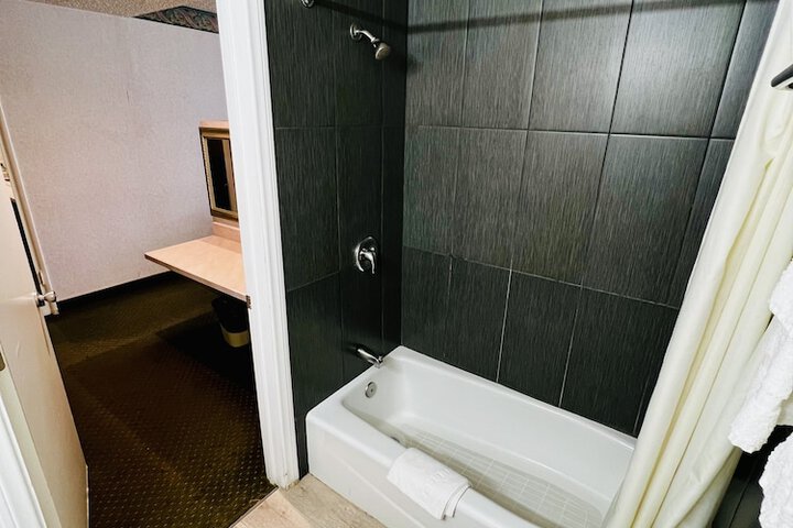 Room 44 of 49