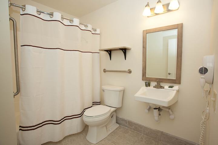 Room 18 of 33