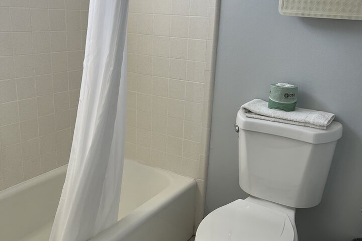 Room 15 of 28