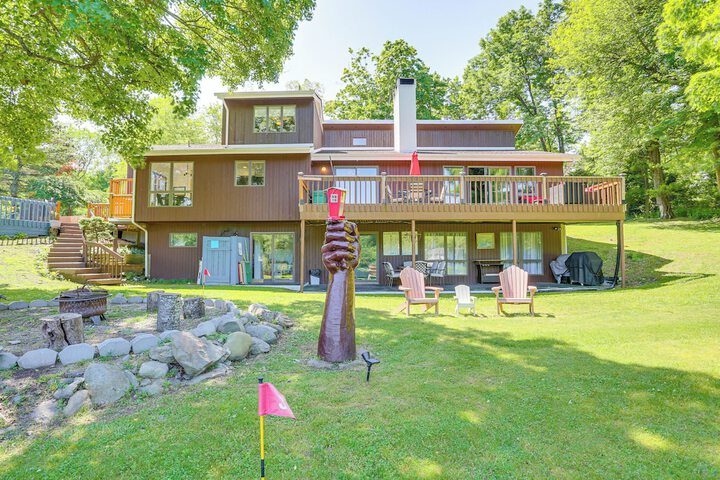 Pet-friendly Vacation Rental w / Lake Access