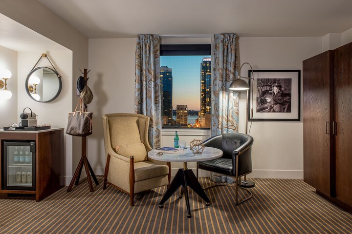 Room 46 of 86