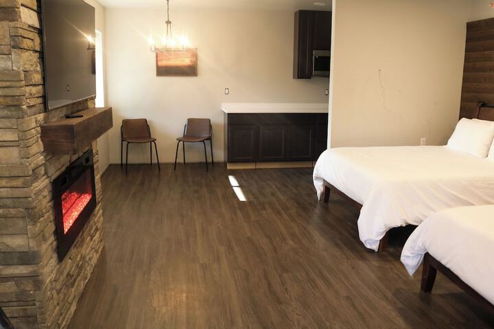 Room 12 of 25