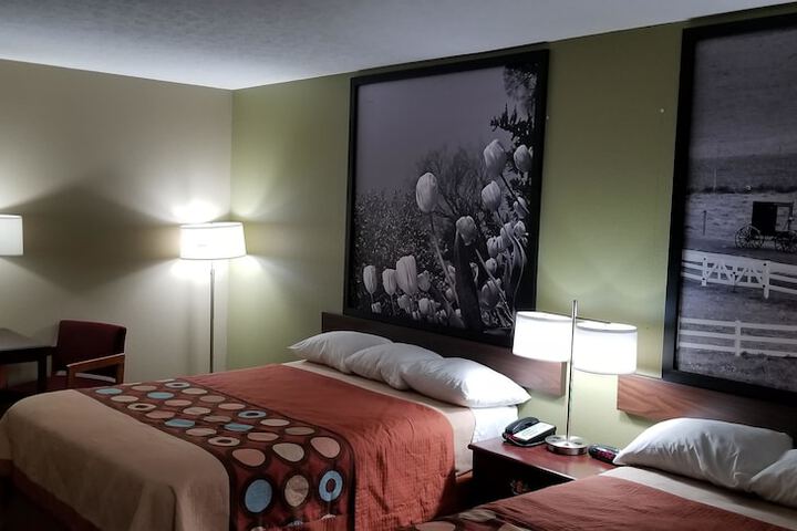 Super 8 by Wyndham Bellefontaine