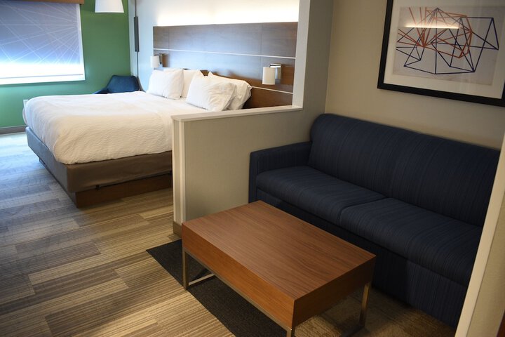 Room 58 of 77