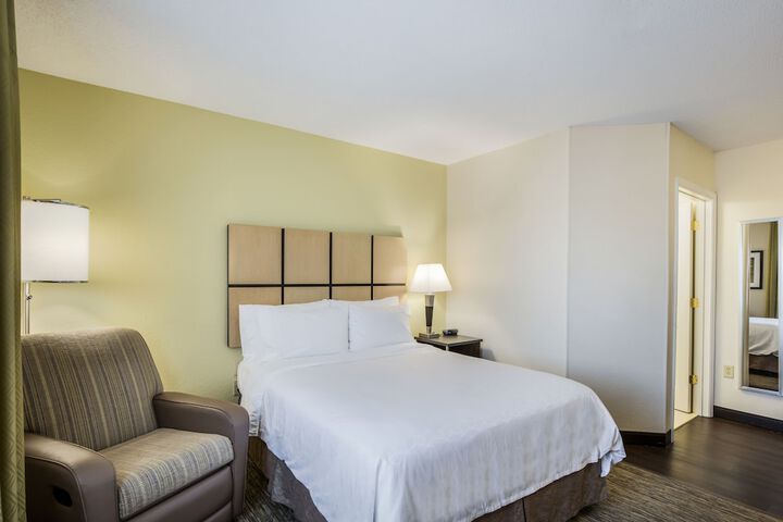 Room 26 of 33