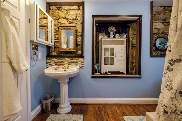 Stone Manor Boutique Inn
