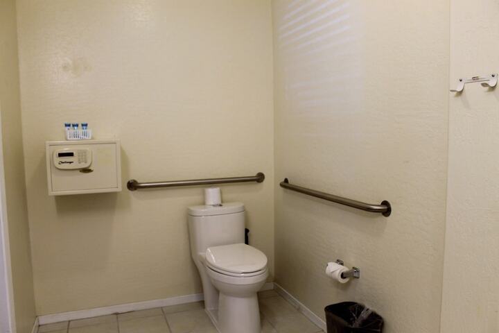 Room 49 of 97