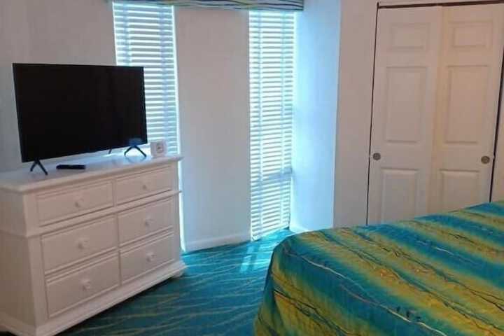Room 8 of 18