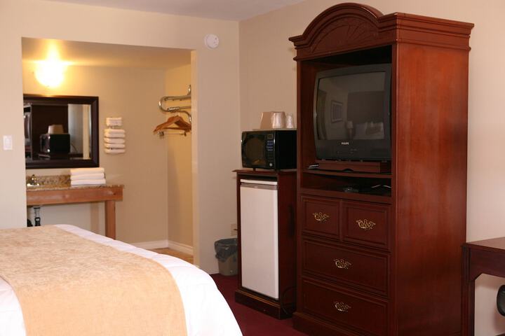 Room 27 of 37