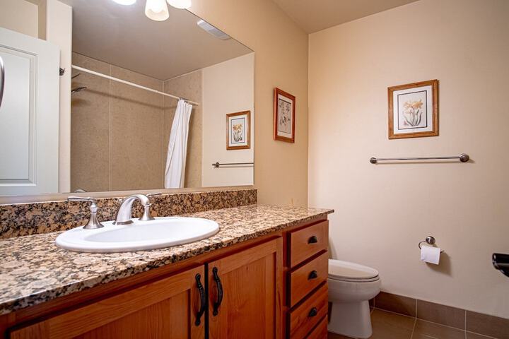 2BD Sweetwater Condo - Community Park Pool + Hot Tub