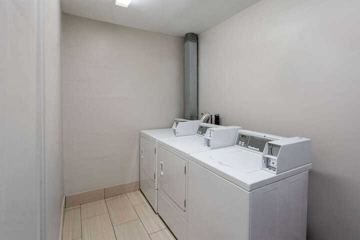 Room 14 of 28