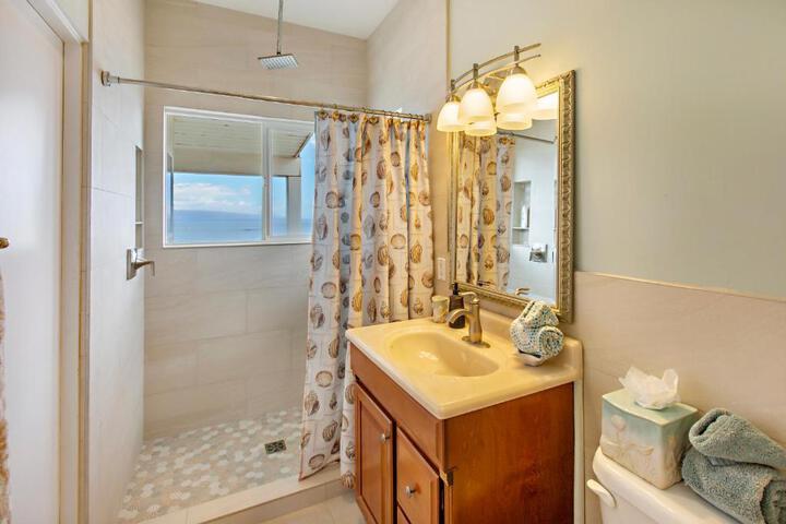 LAHAINA OCEANFRONT ESTATE