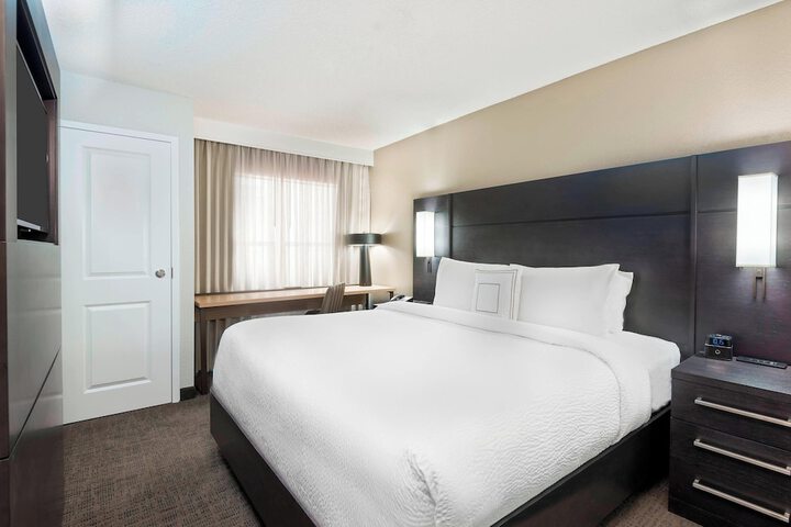 Room 12 of 26