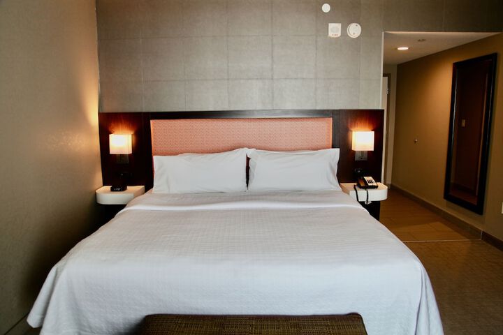 Room 8 of 38