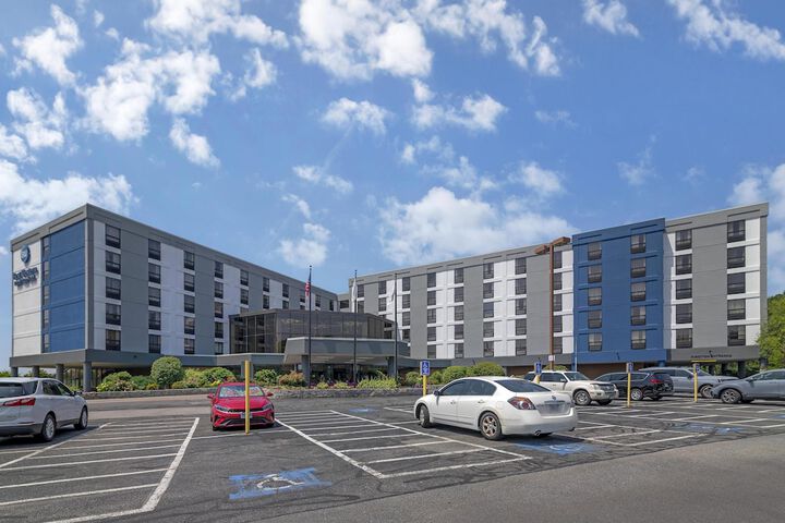 Best Western Royal Plaza Hotel & Trade Center