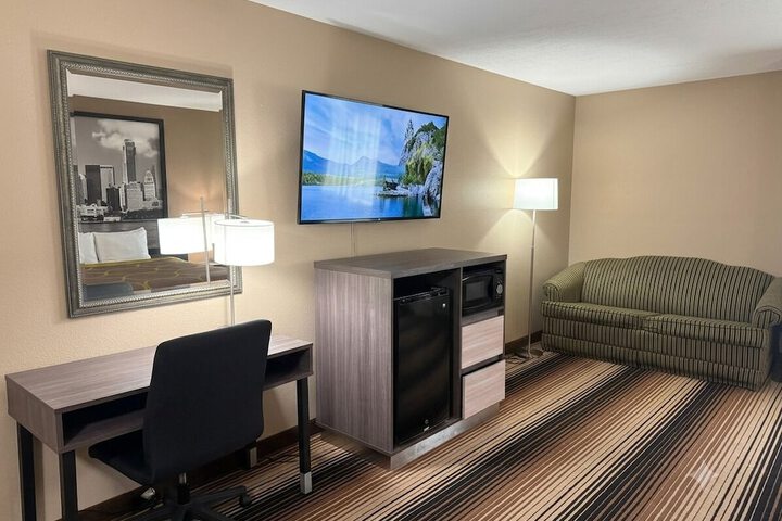 Super 8 by Wyndham Harrison OH