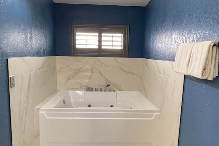 Room 10 of 29