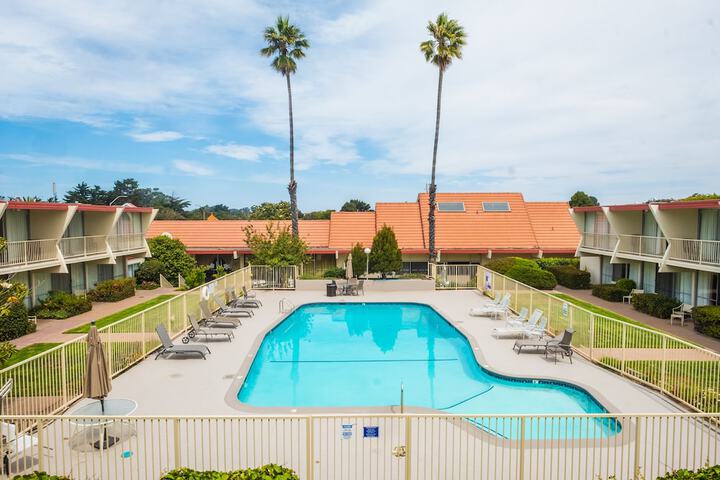 Travelodge by Wyndham Monterey Bay