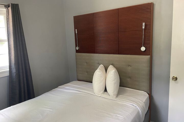 Room 110 of 143