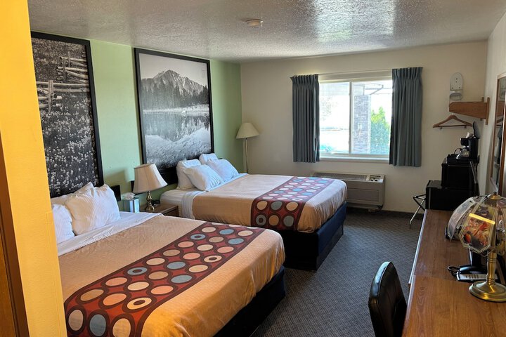 Room 25 of 38