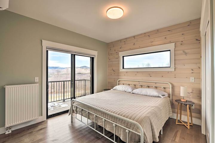 Secluded Kingfield Abode w / Idyllic Mtn Views