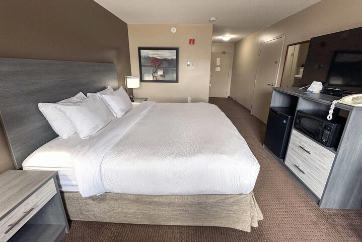 Ramada by Wyndham Sherwood Park