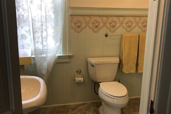 Room 25 of 44