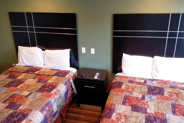 Room 6 of 25