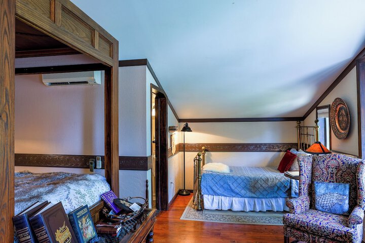 Room 32 of 88