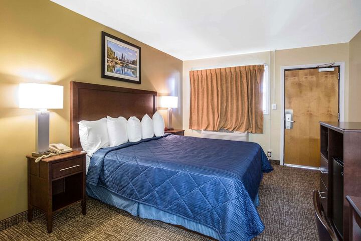 Room 10 of 24