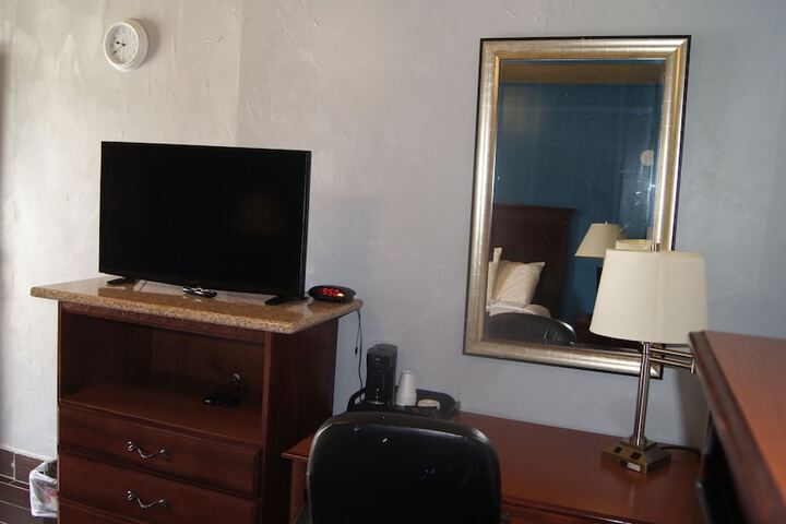 Room 13 of 23