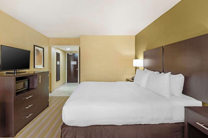 Room 26 of 34