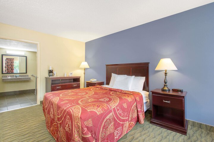 Room 10 of 21